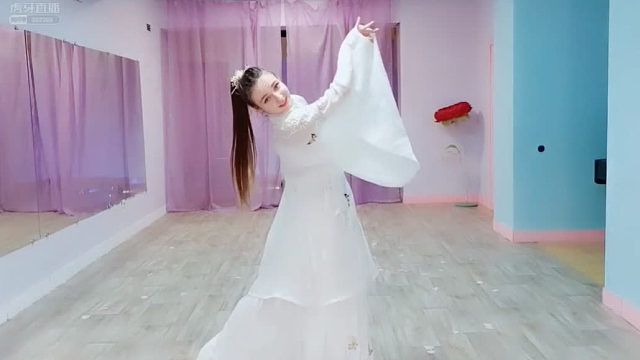 自娱自乐_俄罗斯教主才艺表演嘉宾22.07.22_空军(阿妮亚)04