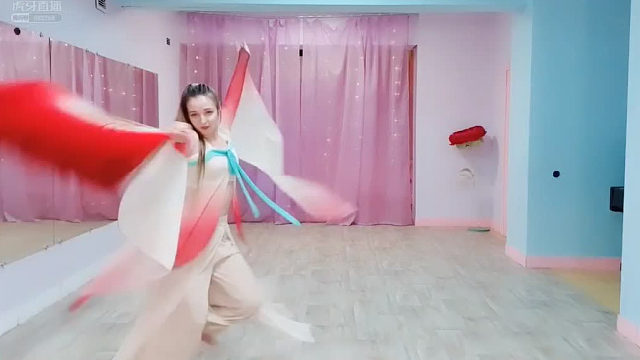 自娱自乐_俄罗斯教主才艺表演嘉宾22.07.22_空军(阿妮亚)07