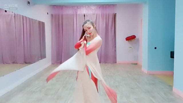 自娱自乐_俄罗斯教主才艺表演嘉宾22.07.22_空军(阿妮亚)08