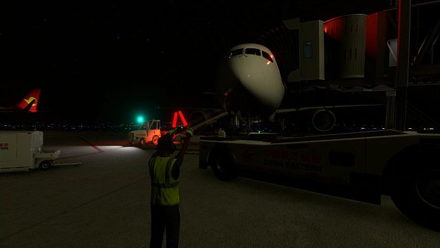 吉祥航空波音787夜降喀什徕宁国际机场