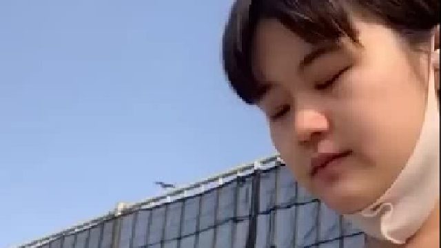 什么东西嗖一下子的飞过去了 ​