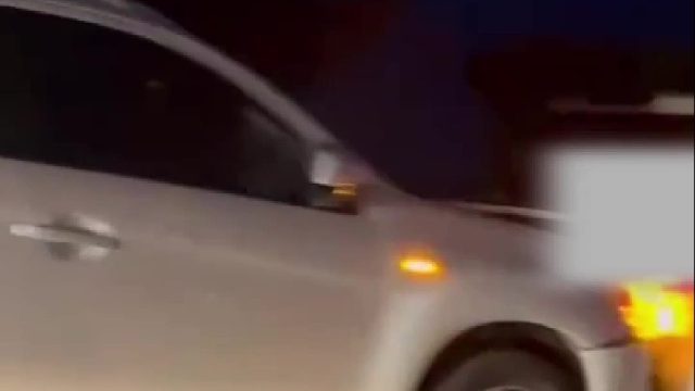 男子高速遇12车追尾，1个半小时的路走了4小时！