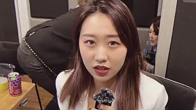 第一个小姐姐是怎么做到的