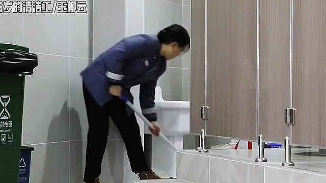 枯燥无味的路变成一个无比宽阔美好的世界，可以奔跑，可以雀跃，可以高声歌唱。