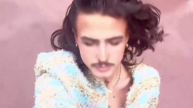 气质在线，衣品在线，你觉得可吗？