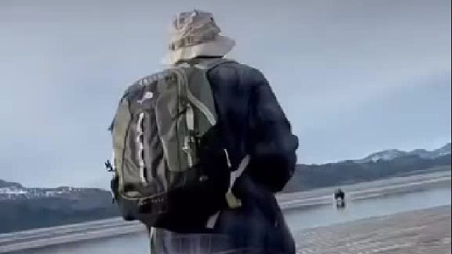 野生动物专家明白，这个时候千万不要跑…… ​