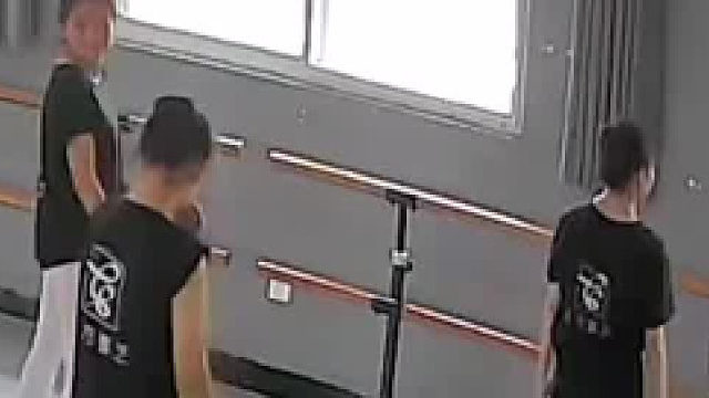 真是哪里都有显眼包