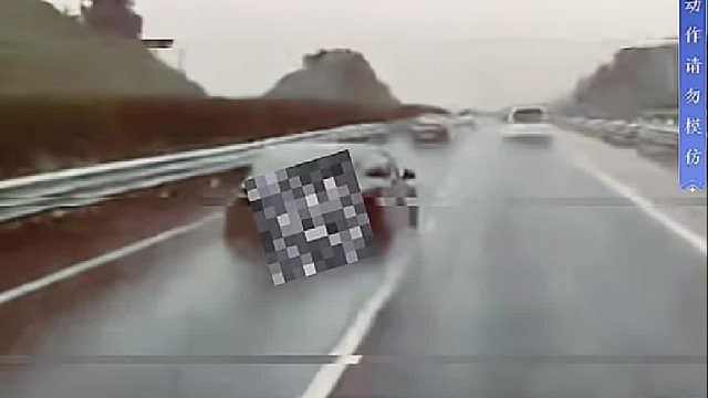 视频拍下惊险瞬间！