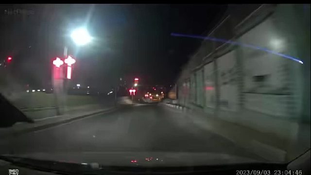 不减速不礼让撞飞行人负全责！