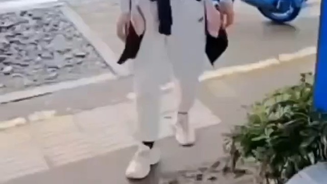 对于小脑共济失调，在靶向治疗中，我们可以追溯源头，从本质开始。临床疗效显著,治疗稳定。《复方健萎饮》