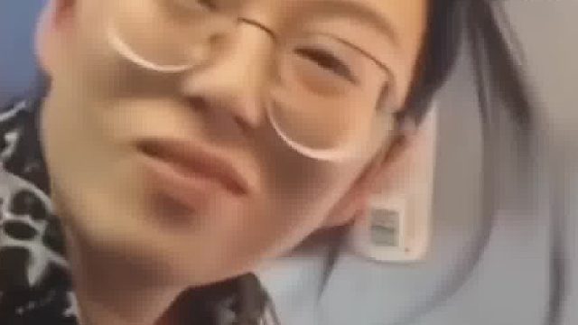 女生写小作文和恋爱四年的男友提分手，男友只回复了两个字……