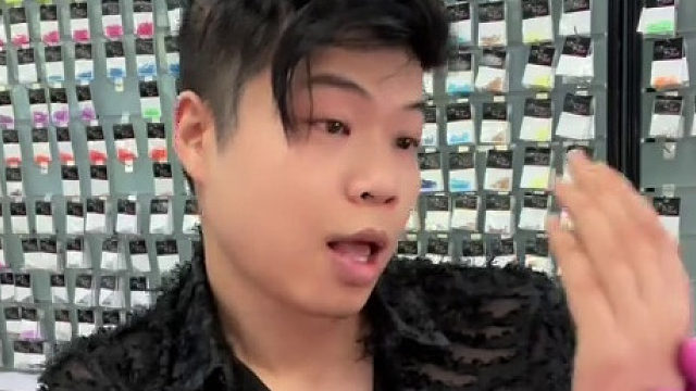 美甲师小哥分享他最得意的一组作品不得不说，确实很惊艳！