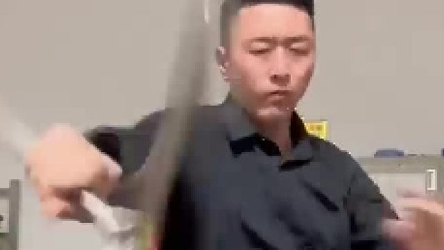 这人是游戏的最终BOSS吧