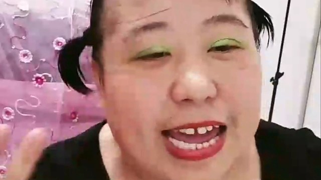 楚楚大美人无美颜卖萌