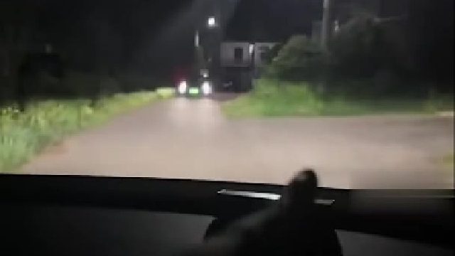 女老司机教新手老公夜间开乡间小道，全程都是干货