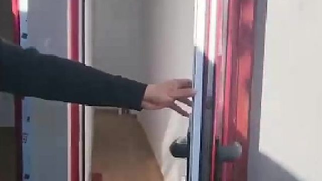 住进去了用勺子可以挖通道吗