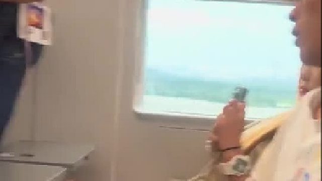 能看出来小伙已经快爆发了