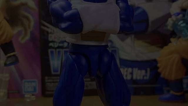 话不多说，王子殿下（逼王）先来个自我介绍名场面