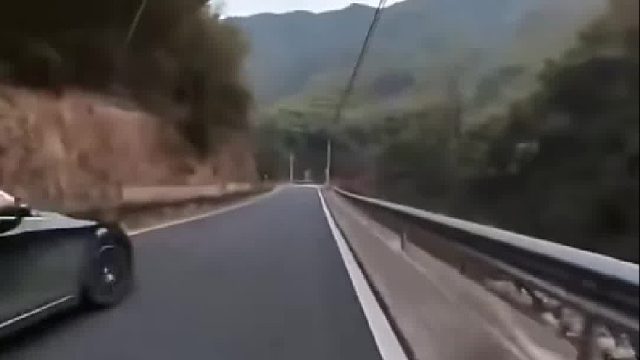 弯道不得超车！