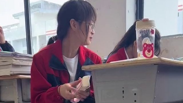 认真上课的好学生，学会计最基本操作，会计专业都懂