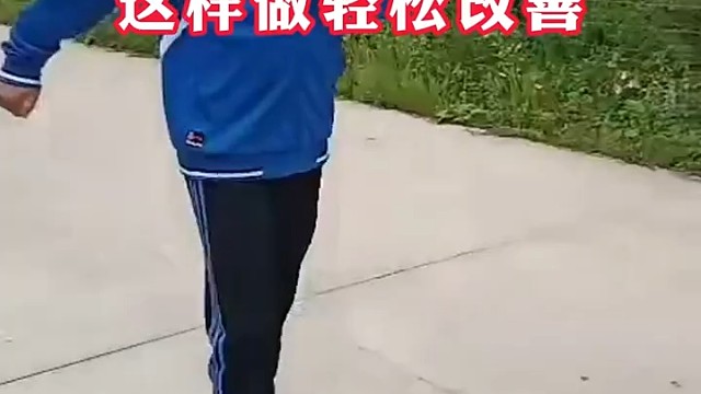 小脑萎缩的患者通常会伴有焦虑不安，失眠，头痛，乏力等，逐渐还会出现治理衰退和人格改变。