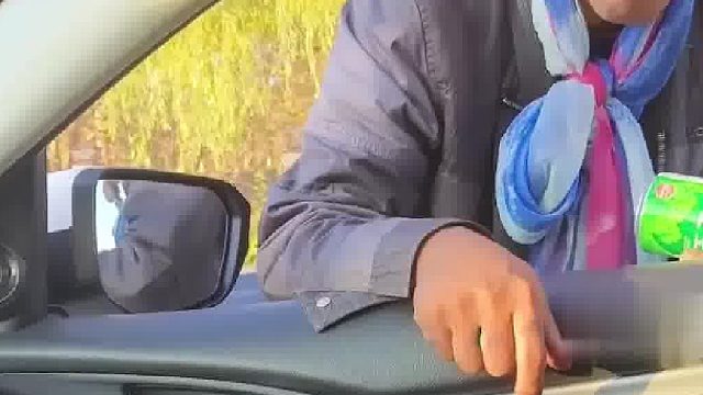 司机遇到男子“打劫”临头还赠吉祥话，兄弟一辈子充满深情