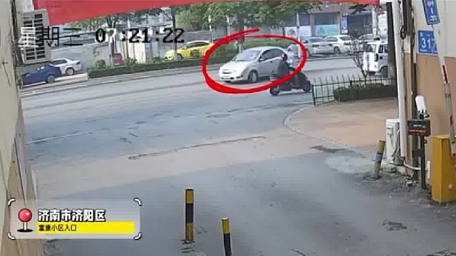 回家路上莫大意，路口拐弯要注意！