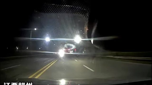 夜间开灯被看见才安全！