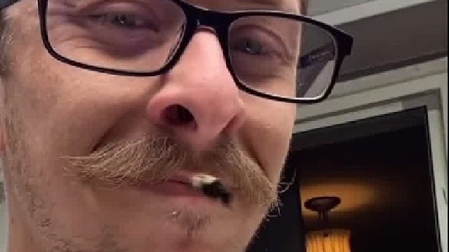 看的我眉毛一皱，鼻腔一紧……