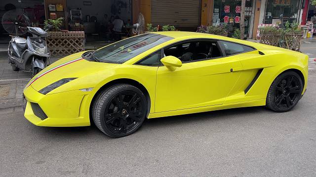 兰博基尼Gallardo LP 560-4，5.2LV10发动机，百公里加速三秒，新车落地近五百万