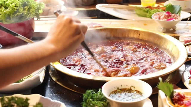 某虹星球陷入打假风波，收割韭菜还是保护地球？