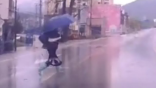 行人过斑马线被撞司机负全责！