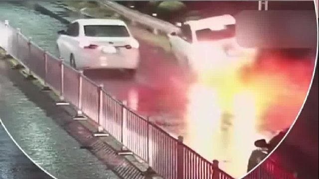 端起酒杯放下车匙，遵规守法拒绝酒驾！