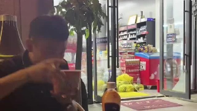 泡面突然不香了