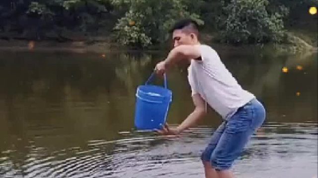 不舍得打窝钓不到鱼