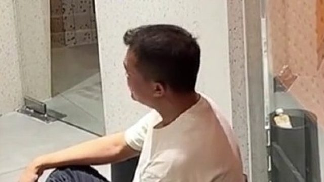 不给客人摸，咱就没生意 