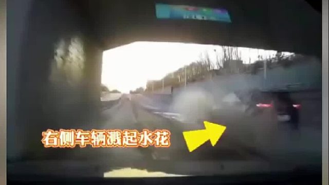 旁车溅水玻璃瞬间结冰，司机吓坏：真是捡了条命！