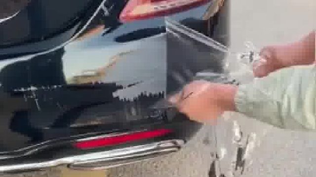 给奔驰贴膜就是个坑？是不是原厂漆，一下子就看出来了