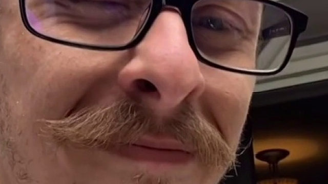 看的我眉毛一皱，鼻腔一紧……