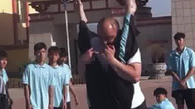 这帮调皮捣蛋的学生