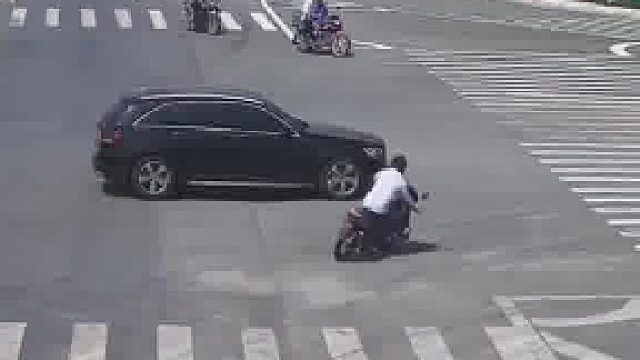 这事故小车司机有责任吗？