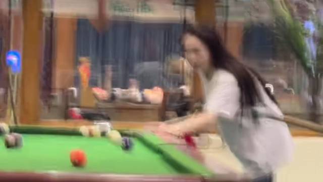 台球只打直球 恋爱也是