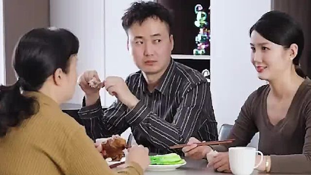 妈妈撒过最多的谎就是我不爱吃，你吃吧