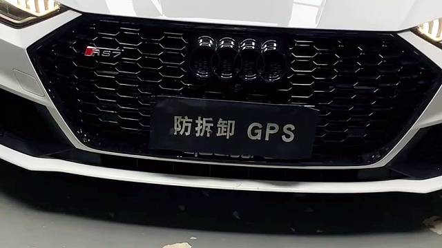 奥迪R87新车落地现场安装防拆防屏蔽GPS定位防盗系统