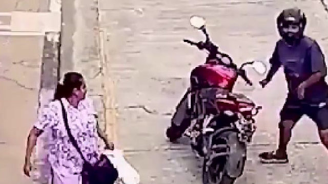 国外街头抢劫，结果……