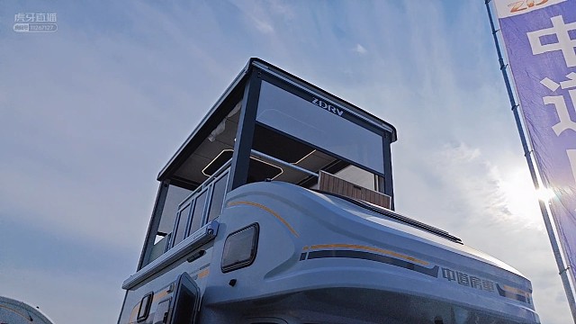 杭州房车展之陆地上的游艇三层楼高