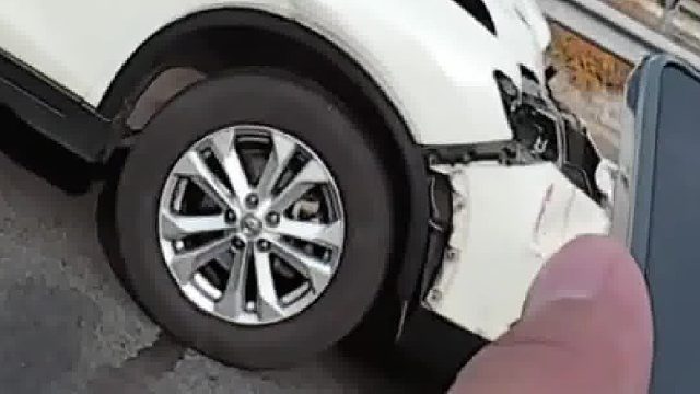 四下无车，这又是怎么撞上的？