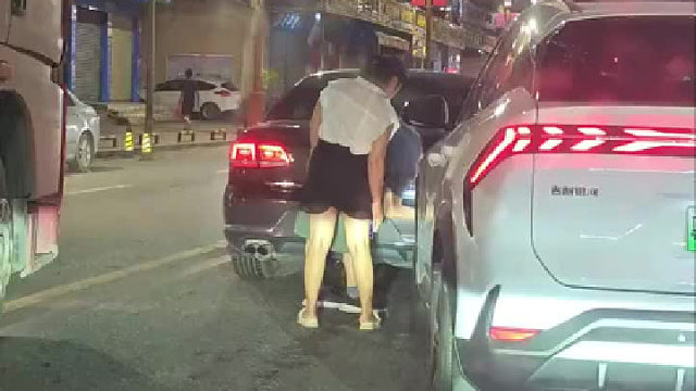 堵车的尽头你永远不知道在干什么