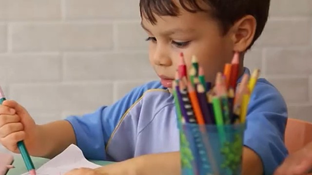 这小孩真是个人才