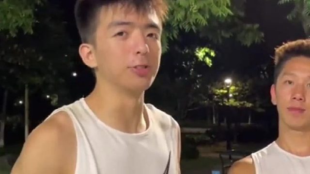 不动脑子一突破就被抢断